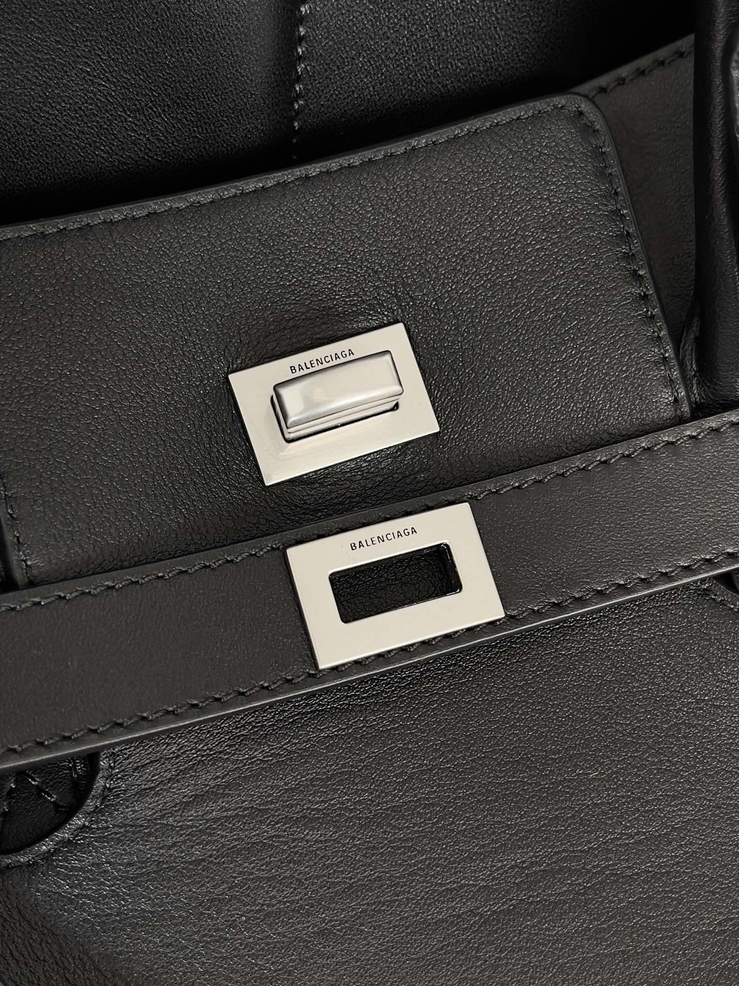 Balenciaga Black Large Tote with Silver Accents – Sleek and Sophisticated