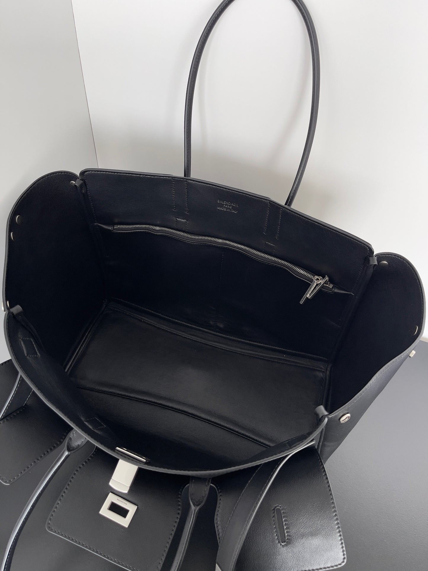 Balenciaga Black Large Tote with Silver Accents – Sleek and Sophisticated