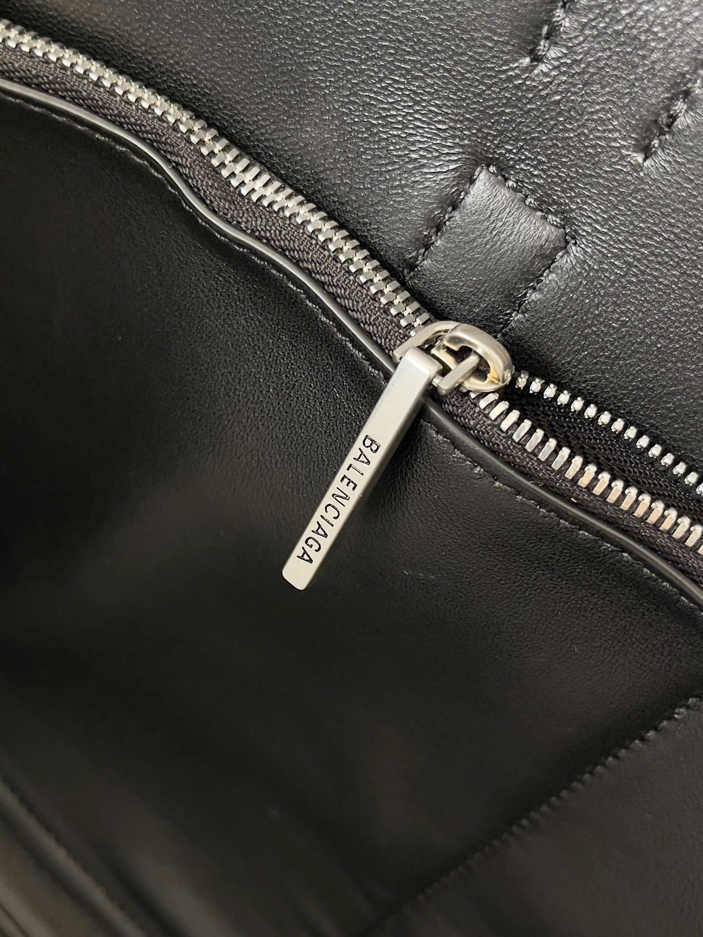 Balenciaga Black Large Tote with Silver Accents – Sleek and Sophisticated