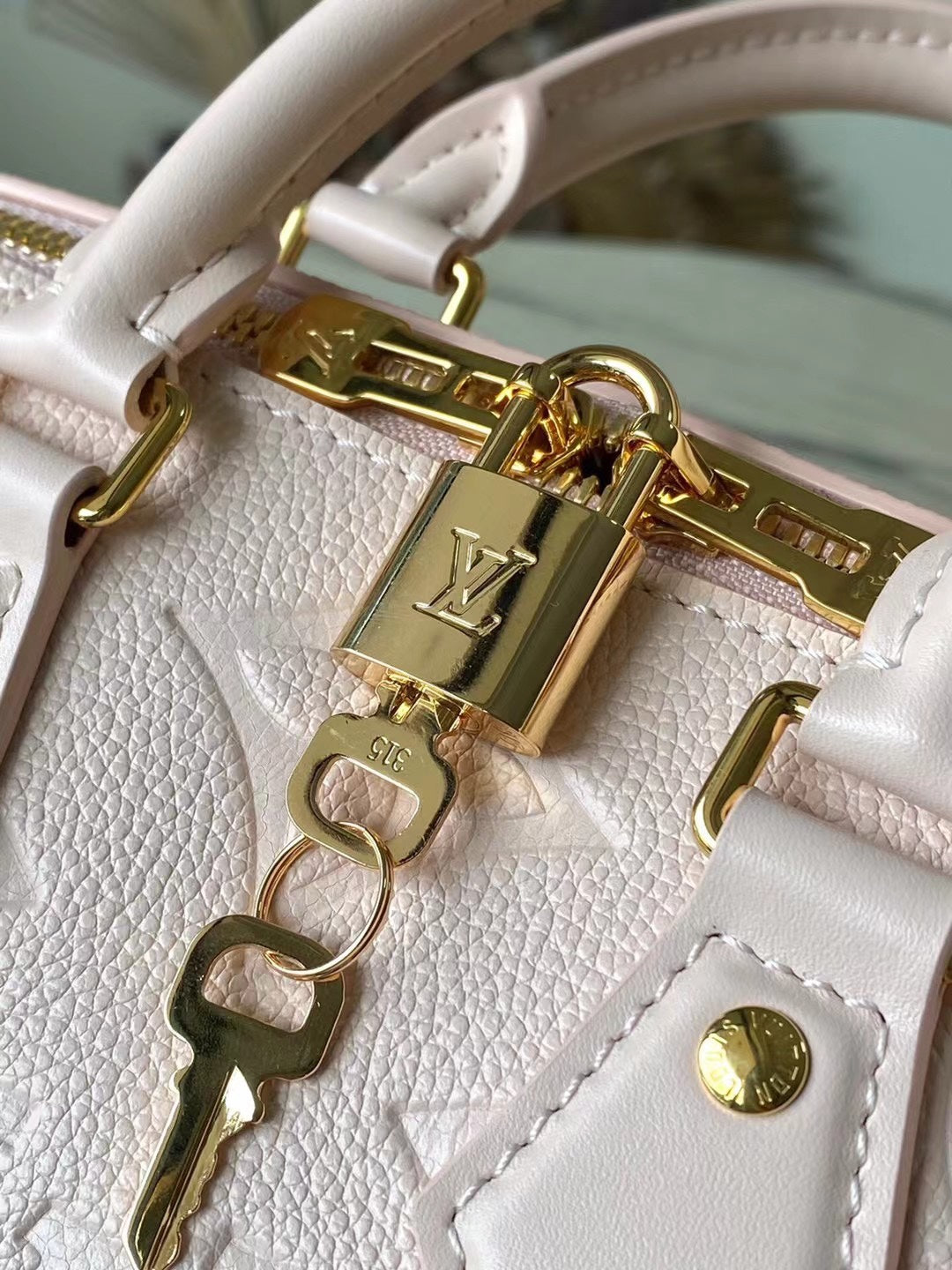 LV Pink Kids Speedy Bag – Adorable and Trendy for Little Fashionistas
